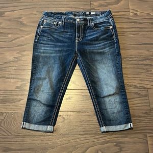 mid-rise skinny Miss Me Capris size 34